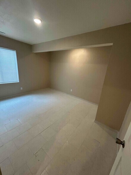 Building Photo - 14432 S Johnson Vis Cir