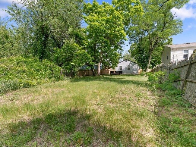 Building Photo - Fully Renovated 3-Bedroom Home with Designer Kitchen, Large Deck & Central Air in Pennsauken