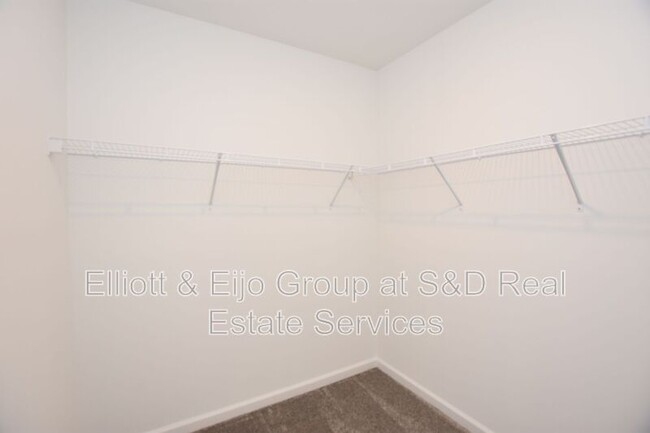 Building Photo - 856 Timberland Dr