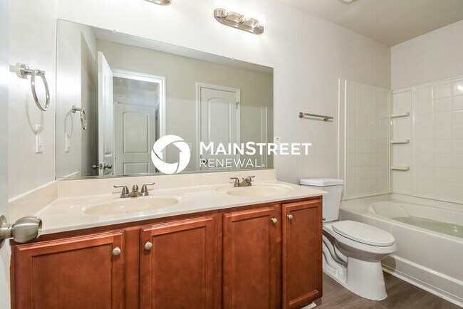 Building Photo - 3 Bedroom Pet-Friendly Home in Browns Summit, NC with Main Street Renewal