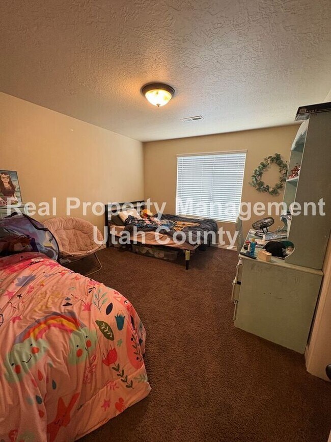 Building Photo - 3301 N 100 W