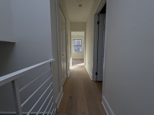 Building Photo - 1919 Mt Vernon St