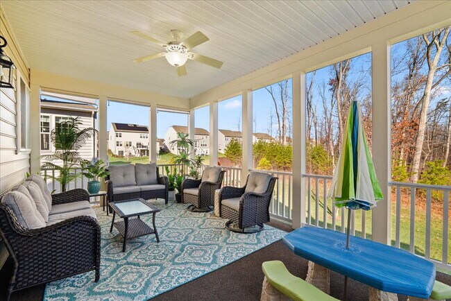 Building Photo - Elegant Single-Family Residence with Upscale Finishes in Amenity-Rich Community