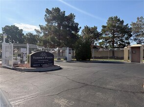 Building Photo - 1900 N Torrey Pines Dr