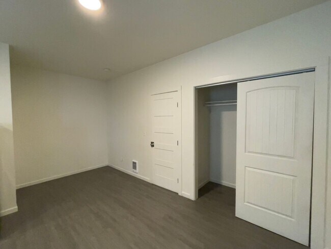 Building Photo - 314 S Asbury St