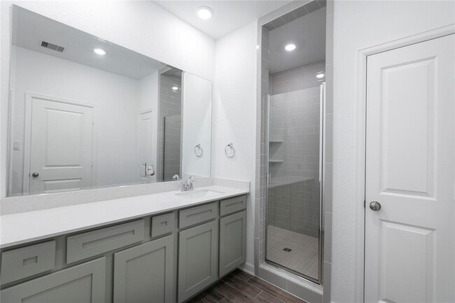 Building Photo - 4022 Balboa Dr