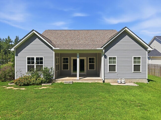 Building Photo - 233 Forester Dr