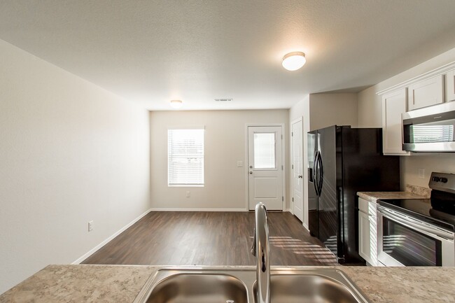 Building Photo - Band New 4 Bedroom Home in Lincoln!