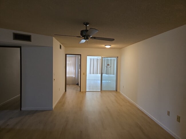 Building Photo - 9310 W Spanish Moss Ln