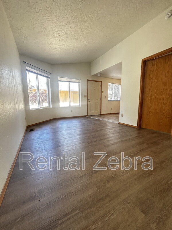 Building Photo - 1812-1818 NE Wichita Way