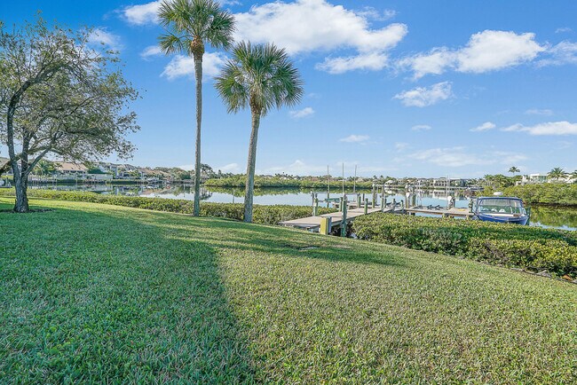 Building Photo - 2703 Captains Way