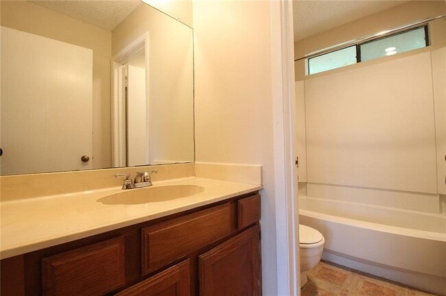 Building Photo - 9002 Sanger Dr