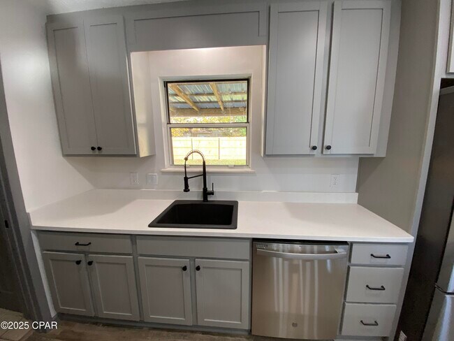 Building Photo - 3913 Verona Cir