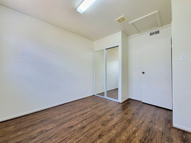 Building Photo - AVAILABLE March 16, 2026 | 2 Bedroom, 1 Bathroom Townhome with 1 Assigned Parking | Located at Wa...