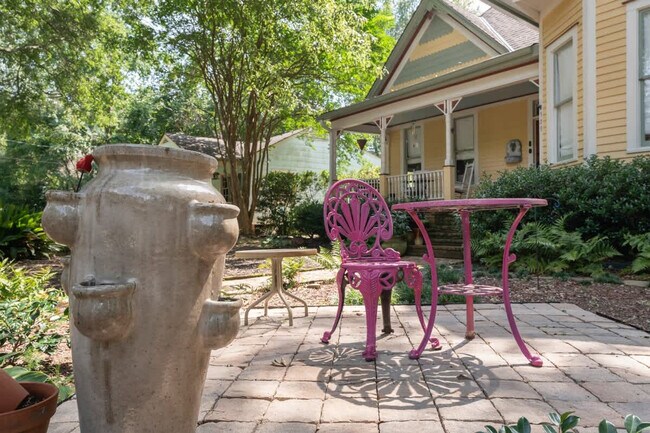 Building Photo - 509 Dabbs St