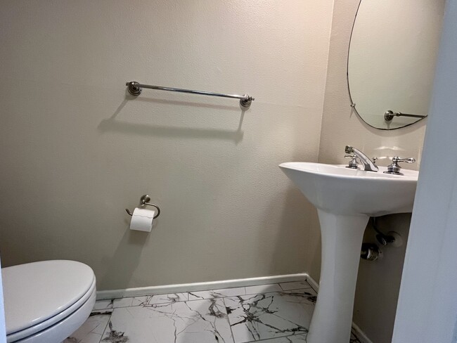 Building Photo - 12604 Carmel Country Rd