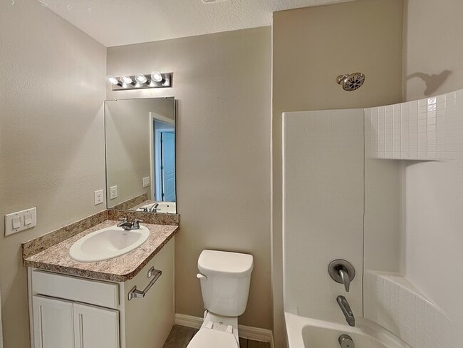 Building Photo - 432 Honey Bell Rd