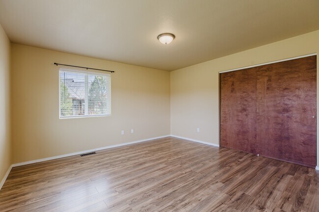 Building Photo - 55 Navajo St