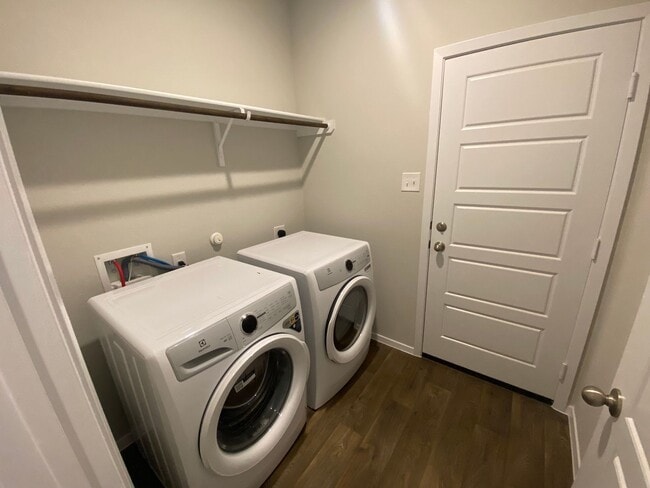 Building Photo - Brand New 3 Bed, 2 Bath in Maxwell!