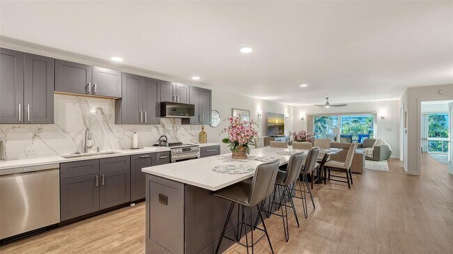 Building Photo - 5757 Gulf of Mexico Dr