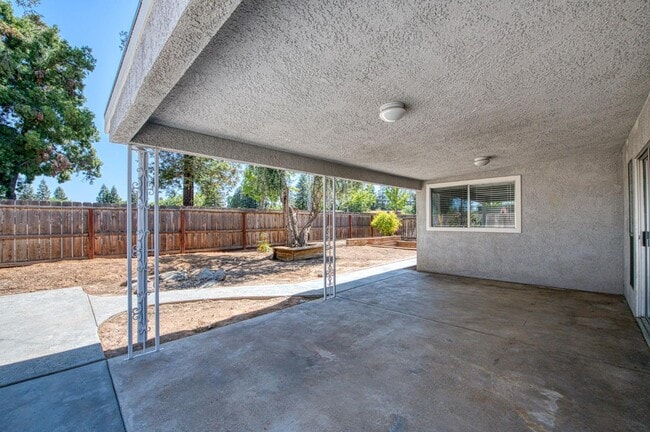 Building Photo - 6364 N Barcus Ave