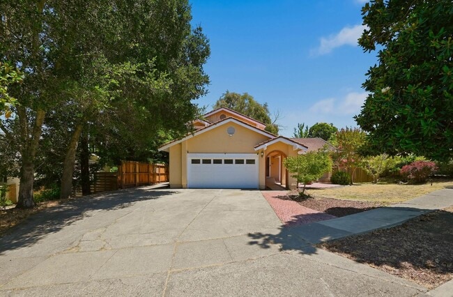 Building Photo - 25 Miwok Ct
