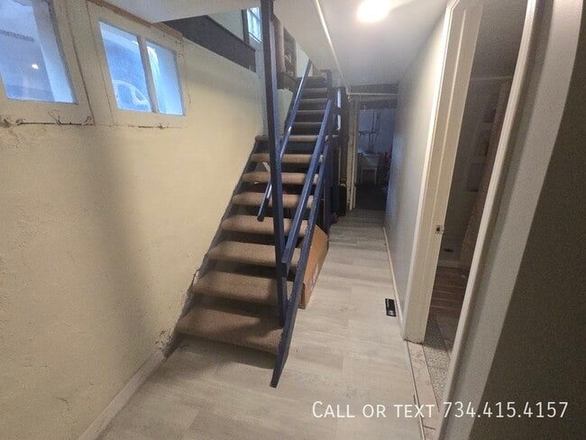 Building Photo - 818 Packard St