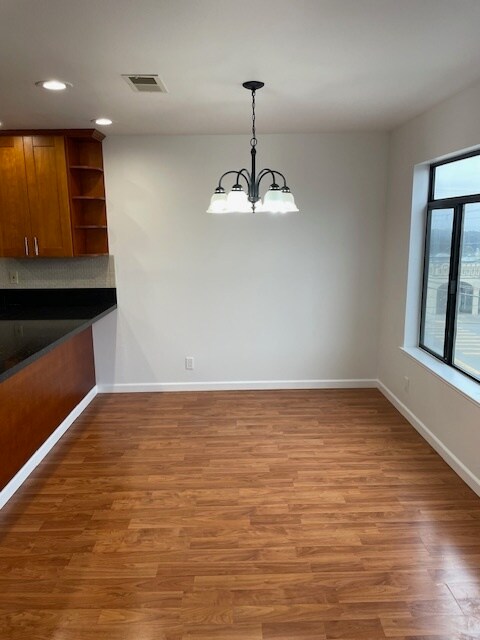 Building Photo - 678 41st Ave