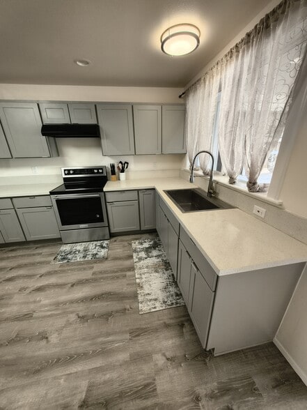 Building Photo - 272 Ani St