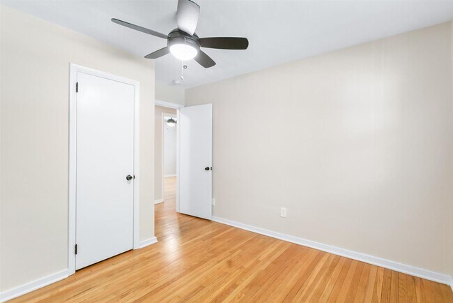 Building Photo - 208 Longhill Rd
