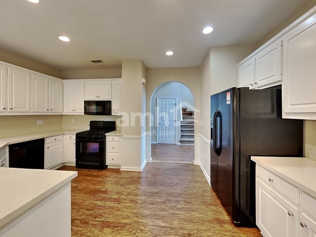 Building Photo - 7270 Wyngate Dr