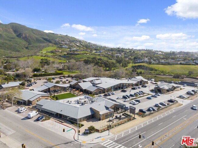 Building Photo - 6025 Paseo Cyn Dr