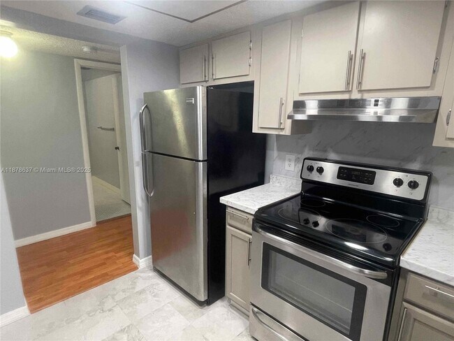 Building Photo - 5550 NW 44th St