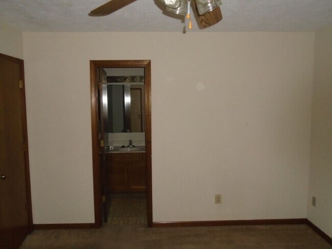 Building Photo - 5906 Notblake Ave