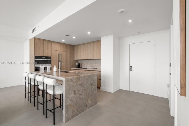 Building Photo - 92 SW 3rd St