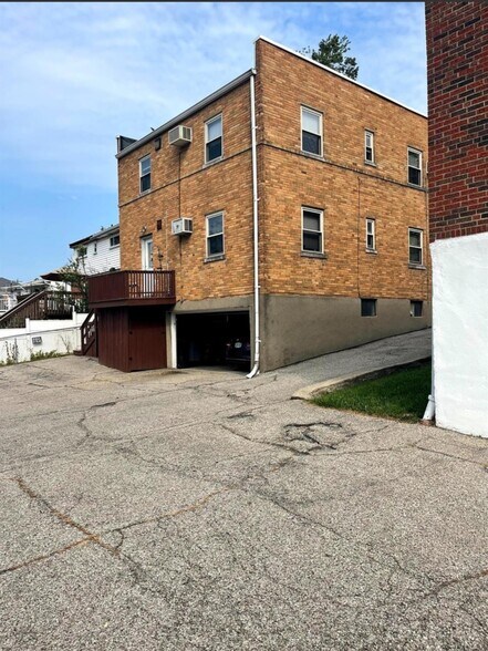 Primary Photo - 4649 Mount Alverno Rd