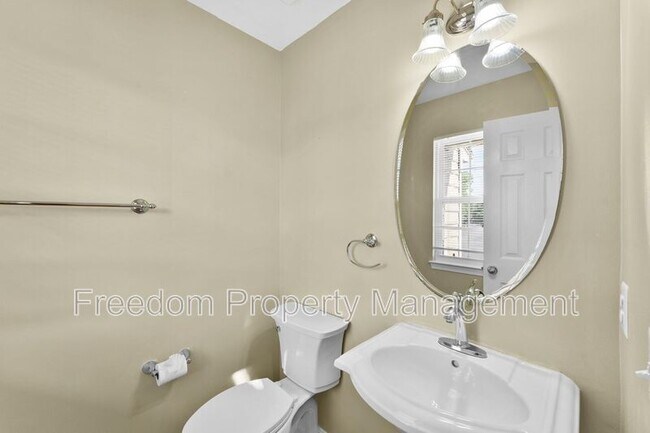 Building Photo - 9140 Worthington Dr