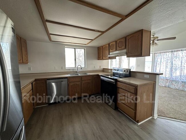 Building Photo - 1235 Dotta Dr