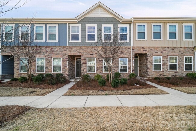 Building Photo - 410 Kenwood Vw