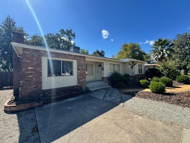 Building Photo - Charming Updated 4-Bedroom Home in the Garden Tract – Hardwood Floors, Central Air, 2-Car Garage ...