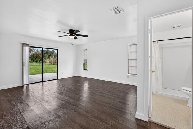 Building Photo - 5989 Coconut Blvd