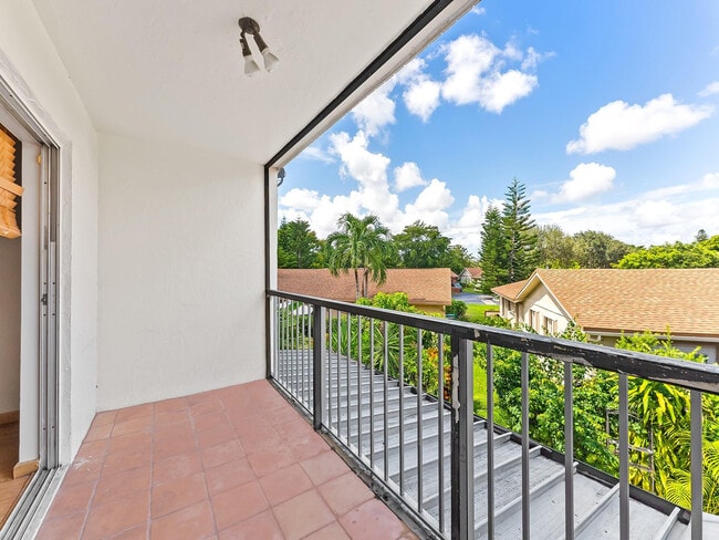 Building Photo - 2226 Nova Village Dr