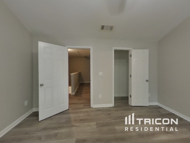 Building Photo - 308 Hidden Creek Ln