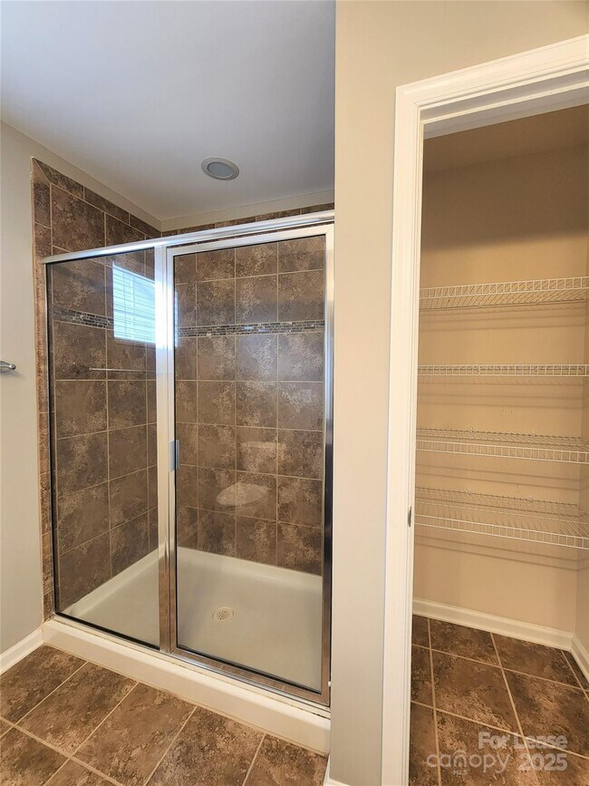 Building Photo - 1295 Farm Branch Dr SW