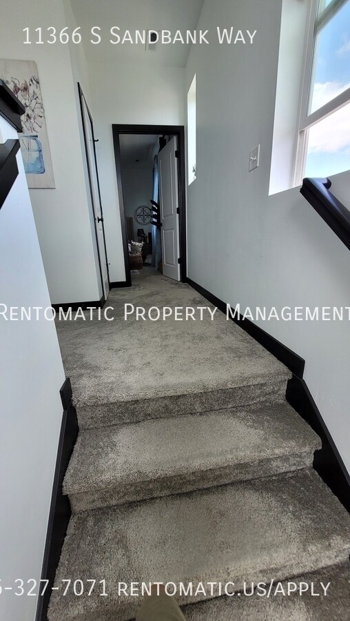 Building Photo - 11366 Sandbank Way