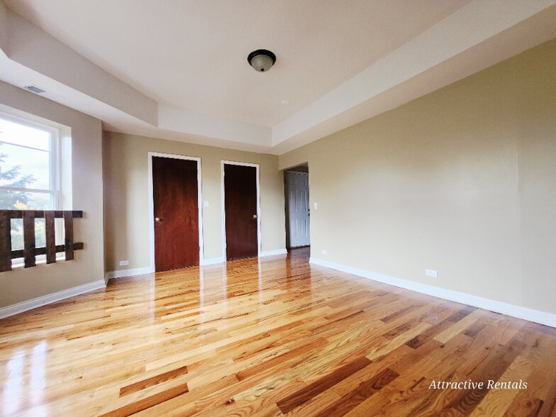 Building Photo - 207 N Parkside Ave
