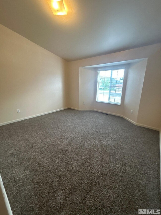 Building Photo - 455 Mallard Way