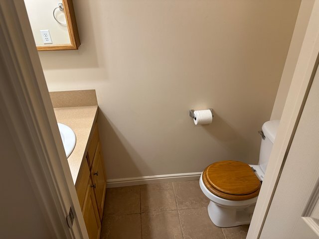 Building Photo - 136 Arlington Way