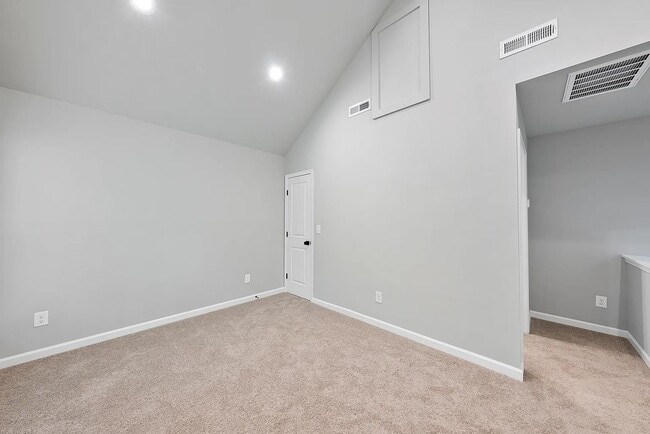 Building Photo - 2213 Garden Pl