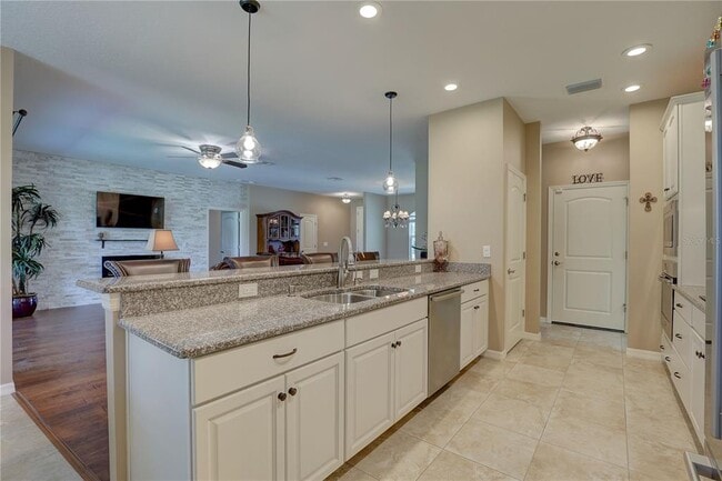 Building Photo - 3813 Salida Del Sol Dr
